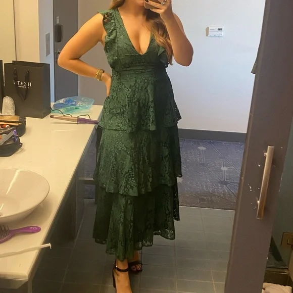Lulus | Dresses | Nwt Molinetto Forest Green Lace Ruffled Tiered Sleeveless Maxi  Dress | Poshmark
